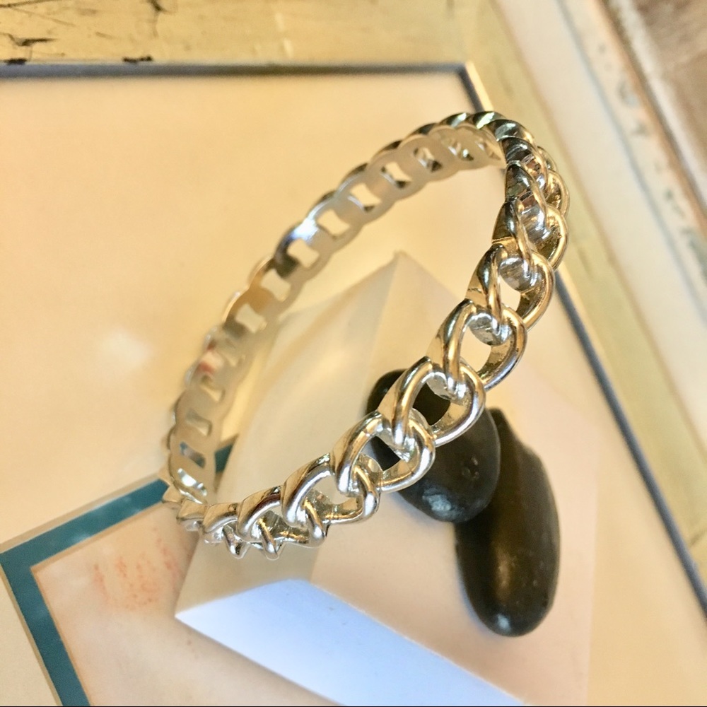 Vintage bangle bracelet none tarnish.
